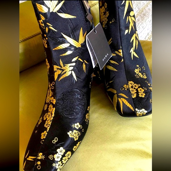 ZARA Chinoiserie Ankle Boots - Picture 3 of 7